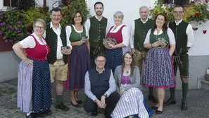 Familienmusik Anhofer und Sunnberger Viergsang bei der CD-Präsentation „Stimmig mitanånd“ im Gasthof Kaiser in Ingering.