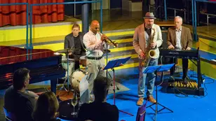 Duane Eubanks Quartet beim Blue-Monday-Jazzkonzert im Theater im Keller Zeltweg mit Trompeter Duane Eubanks und internationalem Jazzquartett auf der Bühne.