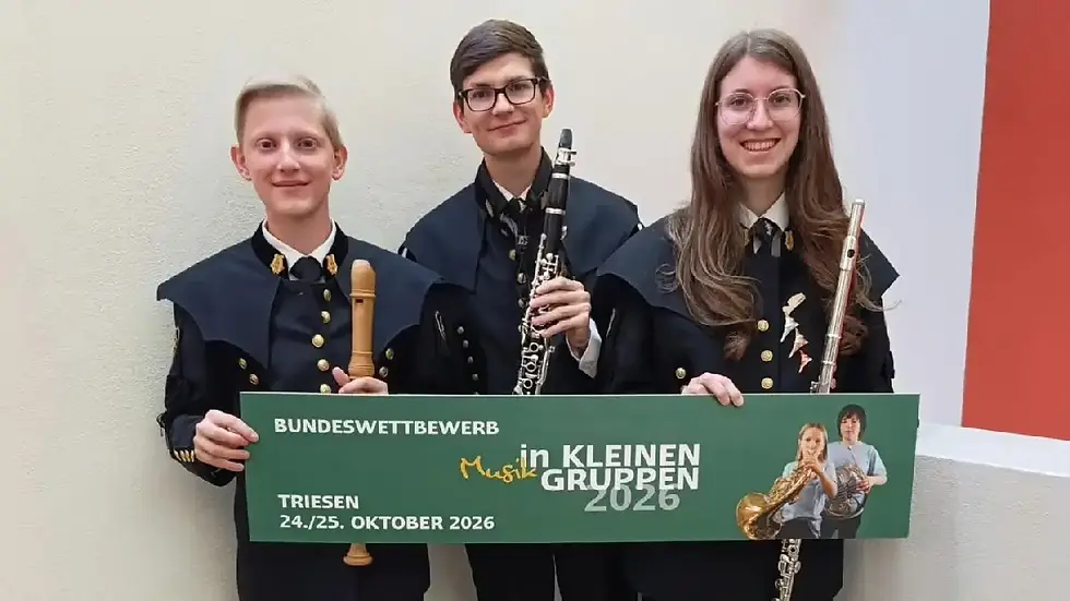 Trio Alseto der Werkskapelle Zeltweg beim Bundeswettbewerb in Triesen – von links Alexander Umundum mit Blockflöte, Tobias mit Klarinette und Selina mit Querflöte.