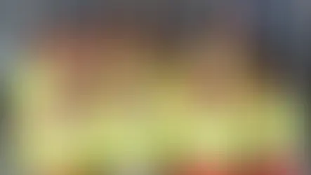 Gruppe von 15 neuen Rettungssanitäterinnen und Rettungssanitätern vor dem Roten Kreuz Knittelfeld nach bestandener Ausbildung im Murtal