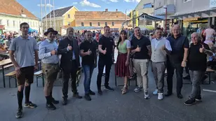 Die Bergkapelle Fohnsdorf sorgte beim Dorffest für musikalische Unterhaltung und beste Stimmung auf dem gut besuchten Hauptplatz.