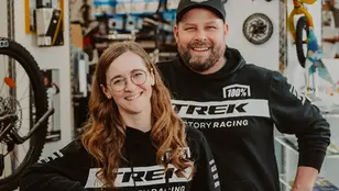 Jasmin und Bernd Willibald in ihrer Radwerkstatt im Murtal – persönliche Beratung und Fahrradkompetenz aus der Region.