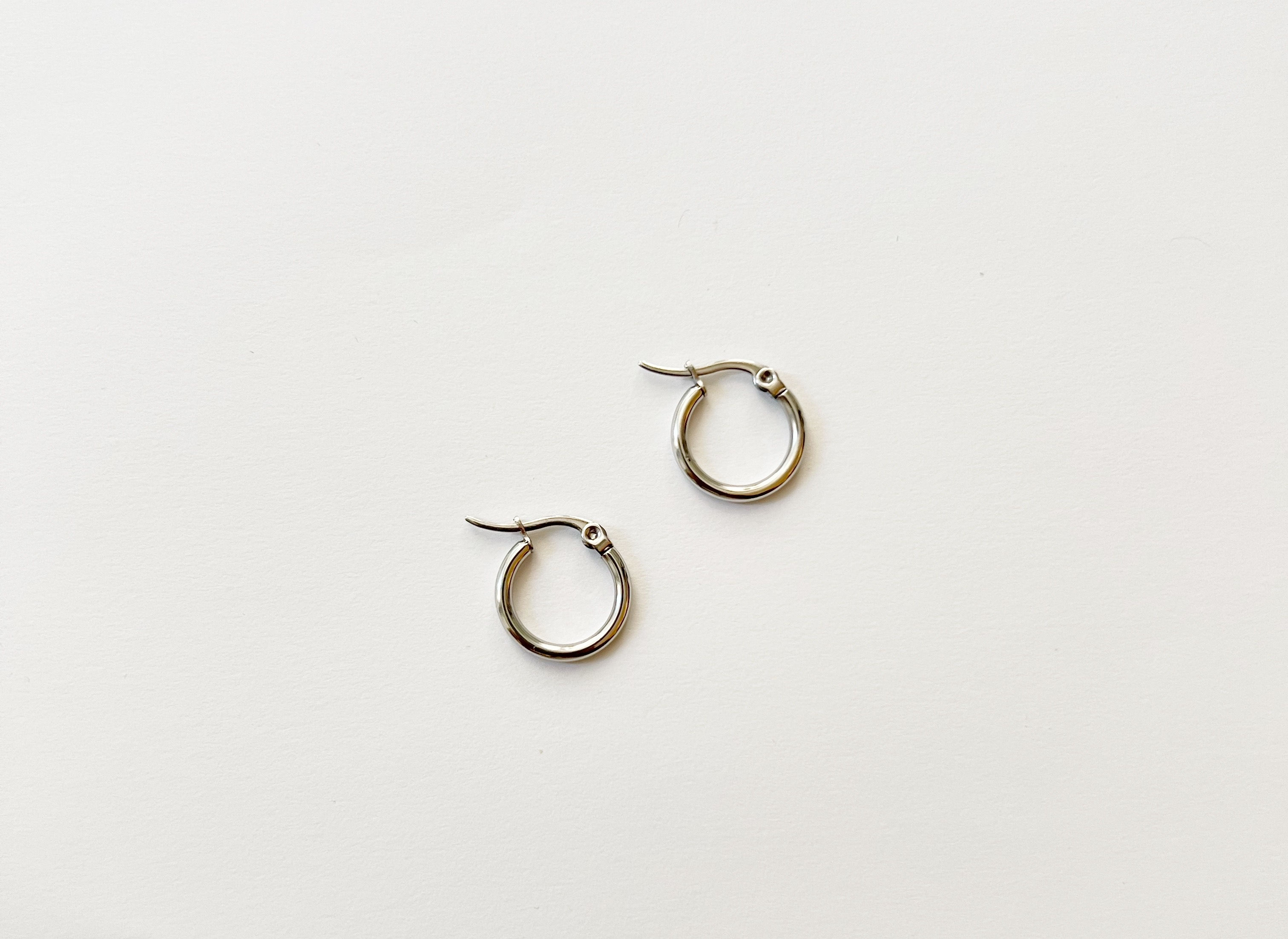 LAYLA HOOKS EARRINGS