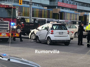 In Mississauga, two vehicles collided at Burnhamthorpe Rd W and Confederation Pkwy