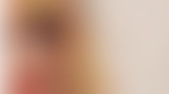 Selena Gomez DEBUTS new hair...Watch!