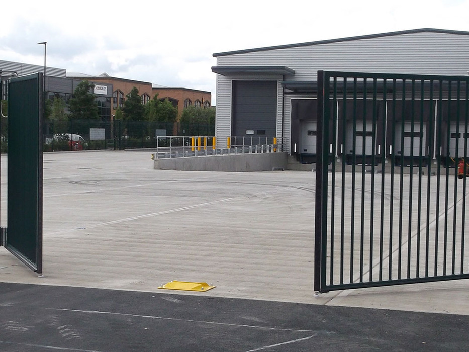 Bi Fold and Tri Fold Gates