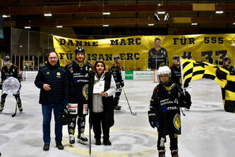 1100 Zuschauer feiern 10:1 und Klub-Legende Marc Sill