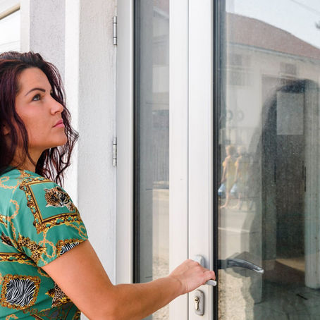 Guía Definitiva para elegir el material Ideal de tus Puertas y Ventanas