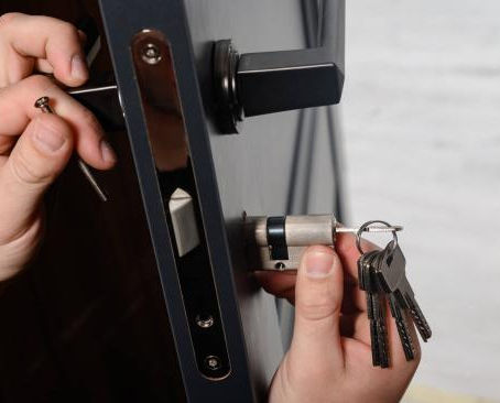 Seguridad y Estilo: Tipos de Cerraduras para Carpintería de Aluminio