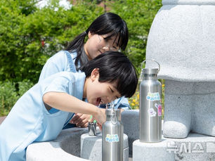 [사설] 살아있는 물, 생수? 플라스틱으로 죽어가는 지구!