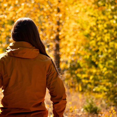 Φθινοπωρινές Βόλτες στη Φύση: Πώς η Φυσική Δραστηριότητα Βελτιώνει τη Διάθεση