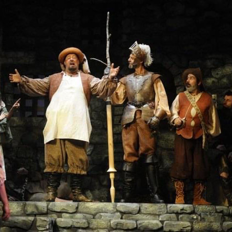 Jason Simon-Innkeeper/Governor-Man of La Mancha1
