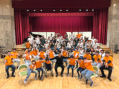 市内の小中学生の皆さんと演奏してきました♪