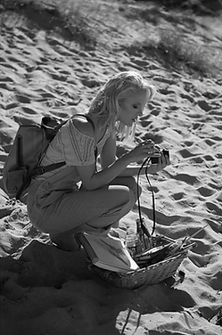 Etre Britta - One Hell Of A Muse.png