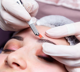 Microblading, maquillage permanent, sourcils