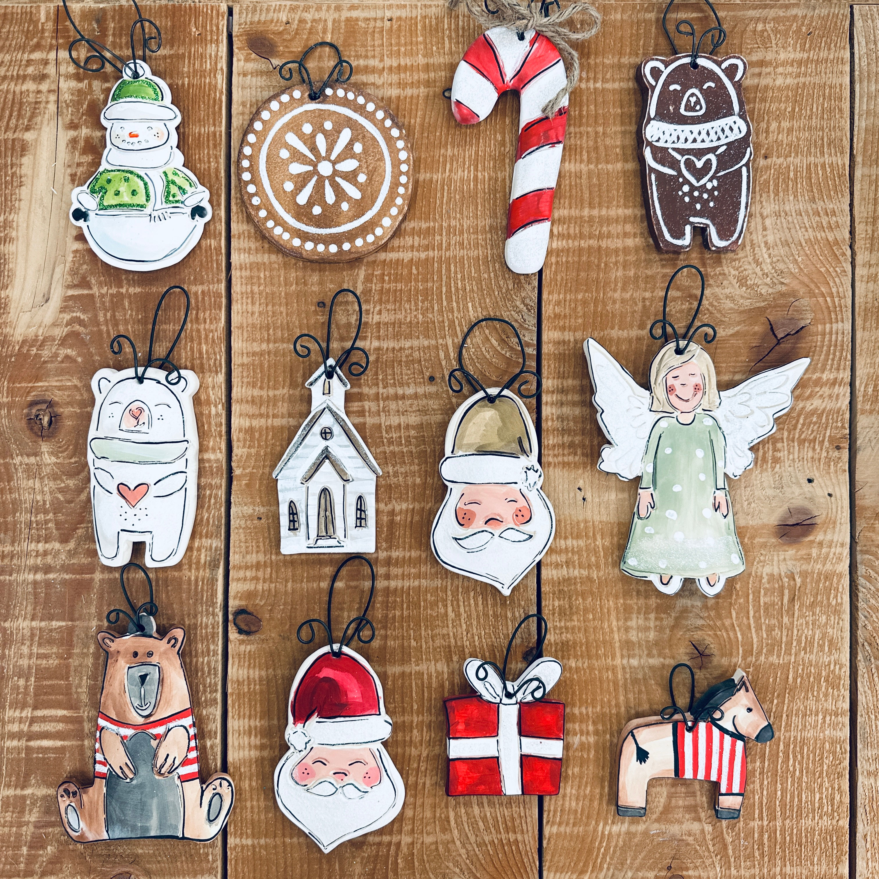 Ornement en céramique artisanale