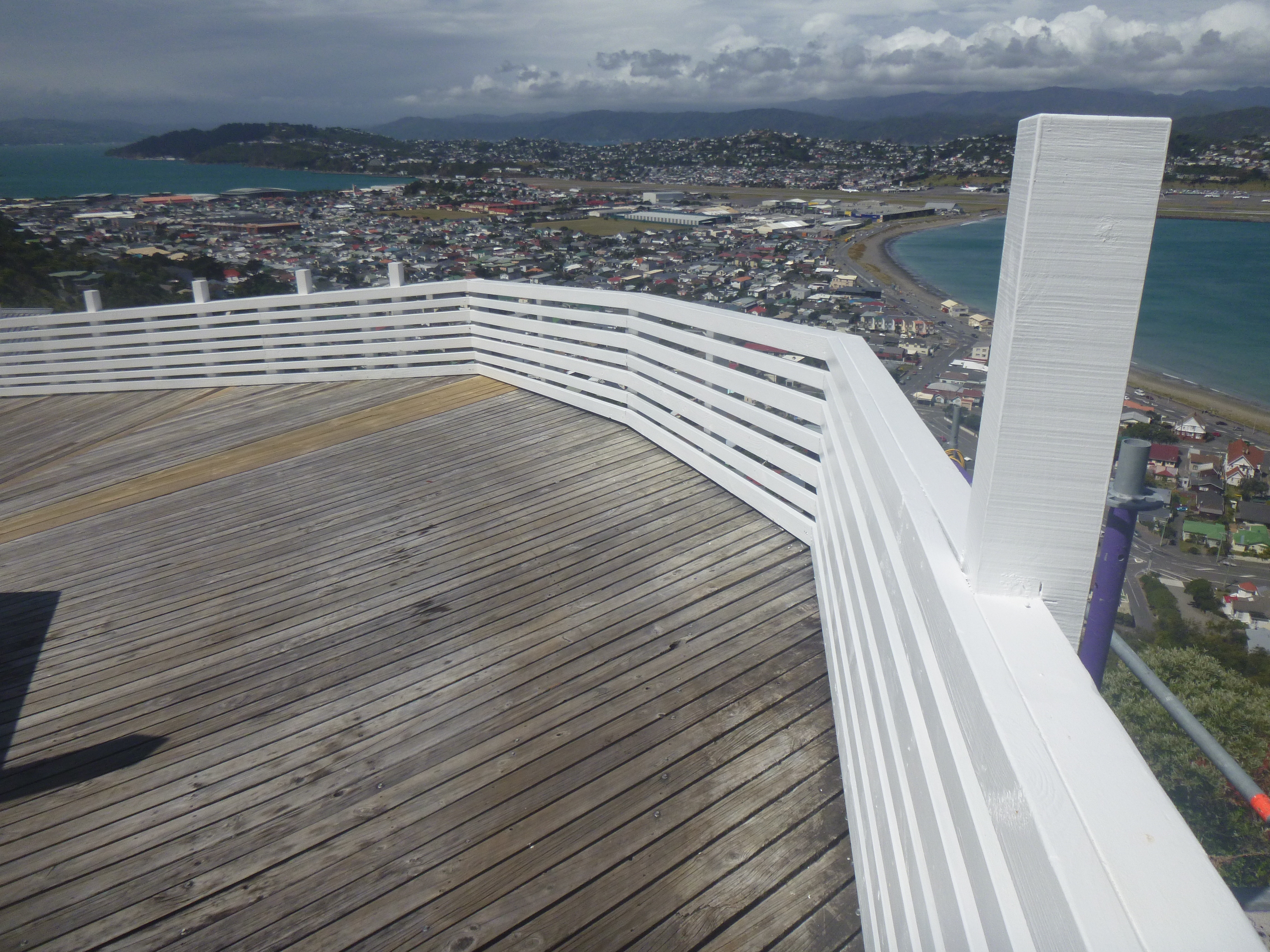 ELEVATED CAR RAMP