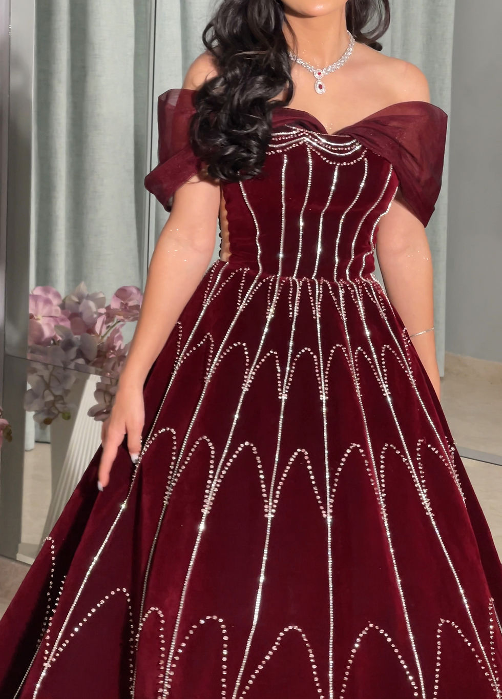 Thumbnail: Malka maroon velvet ball gown فستان خطوبة مروني مخملي مع كريستالات يدوية