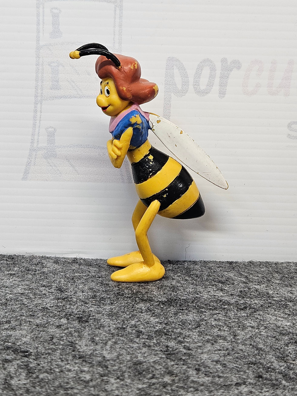 Miniatura: Srta. Cassandra  (La abeja Maya) - Bully 2010