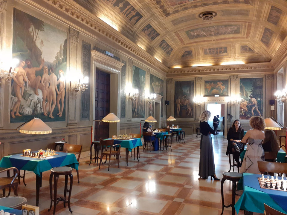 Ferrara interno 01.jpeg