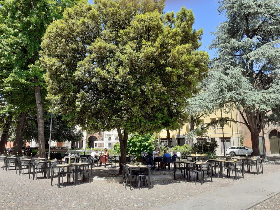 piazzetta della repubblica ferrara.jpeg