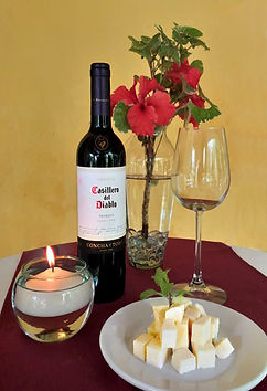 Enjoy a peaceful afternoon at Hacienda Chichen Resort in the company of your loved ones with one of our bottles of wine and an exquisite plate of sandwiches finely prepared by our chef