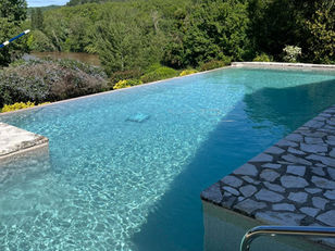 Rénovation piscine à débordement à Coufouleux