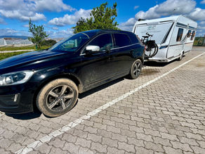 Volvo XC60 met een Tabbert caravan