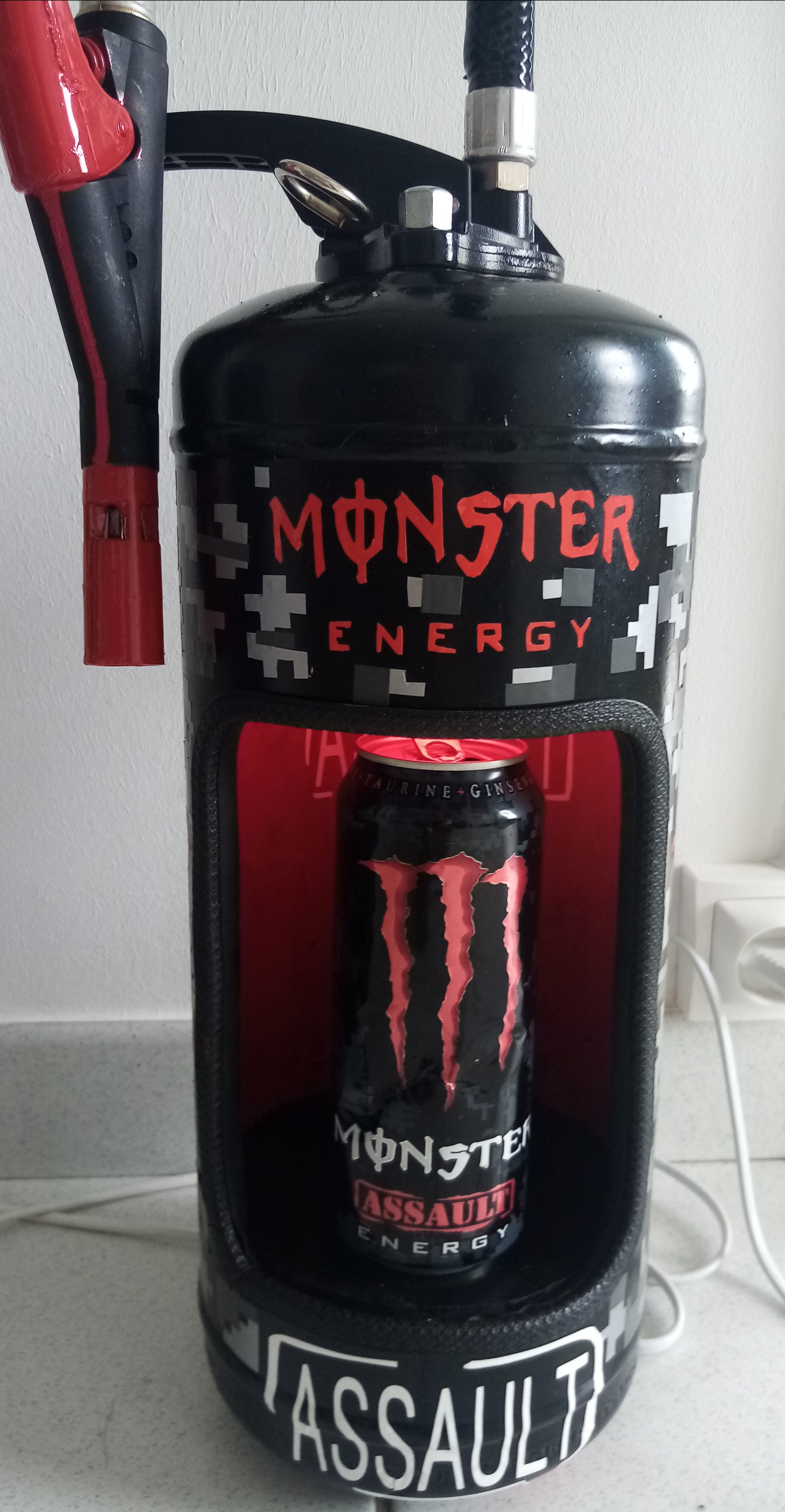 Extincteur Monster Assault avec lumière rouge 