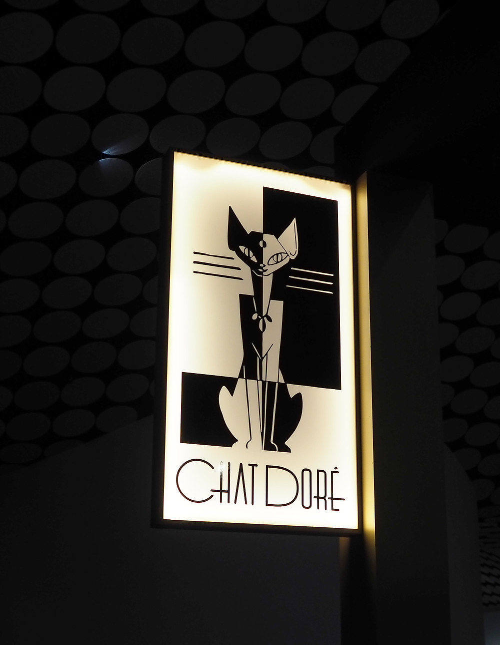 Le Chat Doré -kahvila