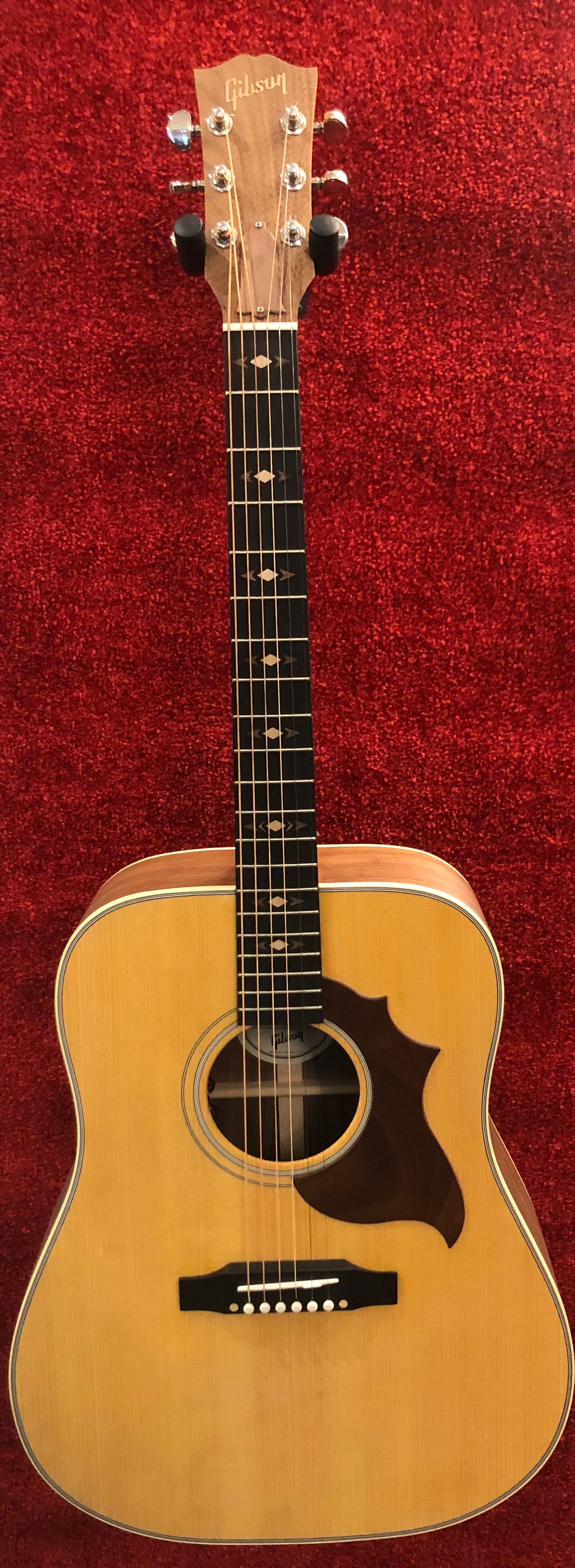 Gibson acoustic Hummingbird, Montana USA, new