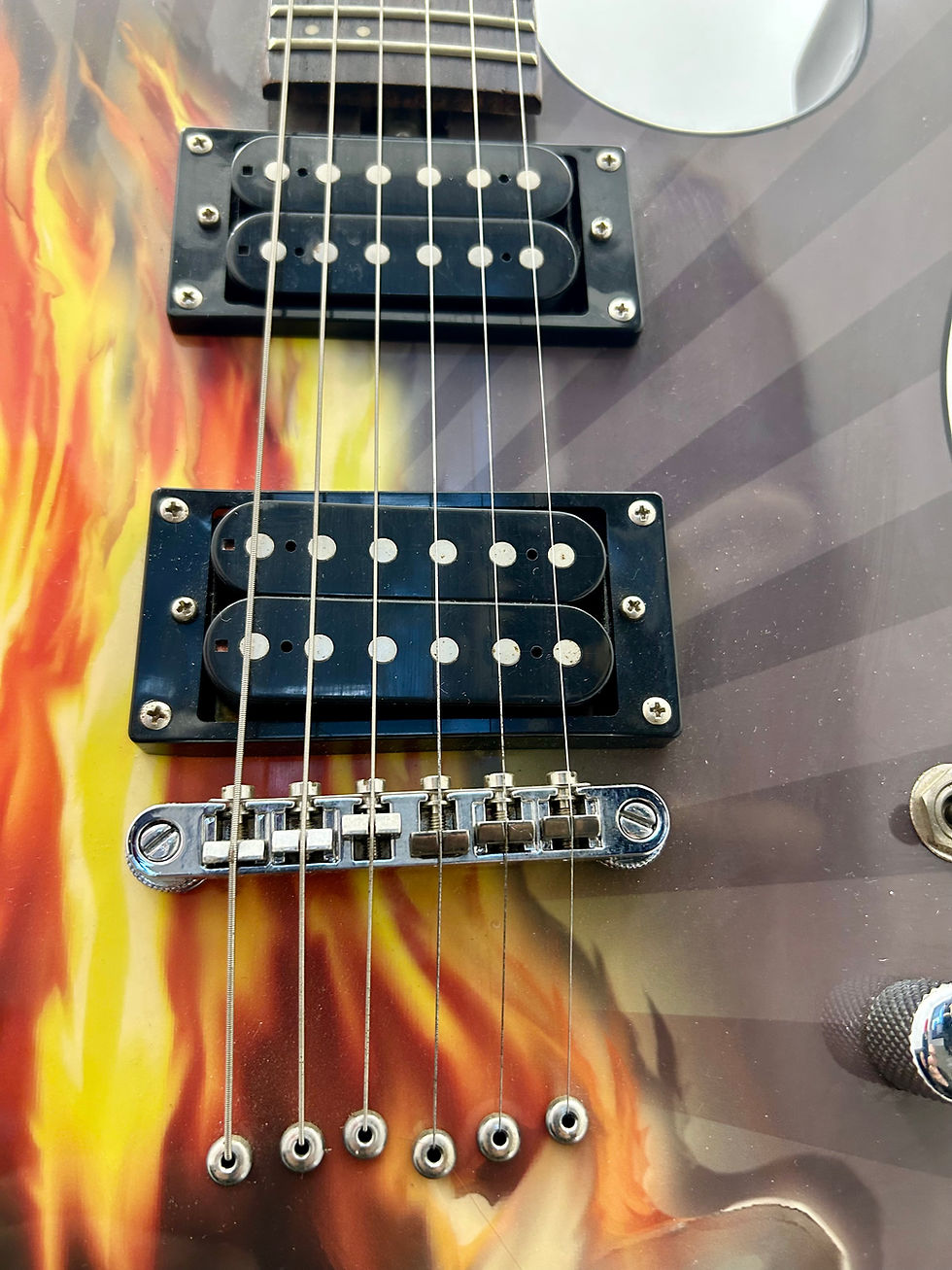 Miniature : Washburn Pro skull stratocaster style, collector