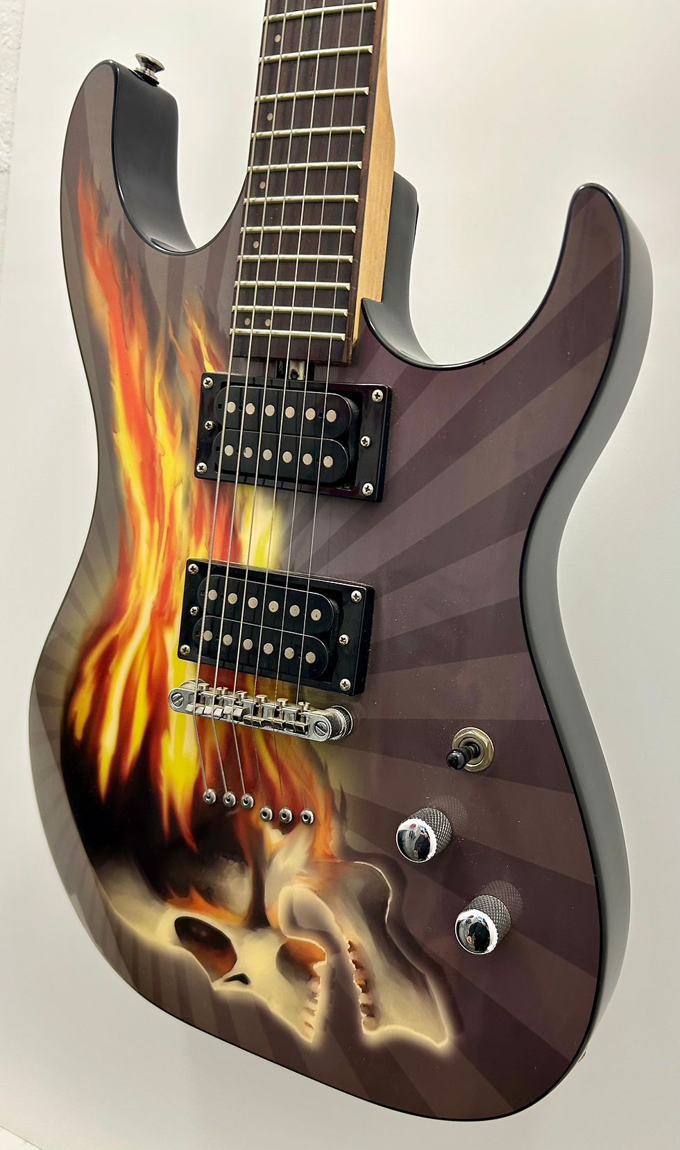 Miniature : Washburn Pro skull stratocaster style, collector