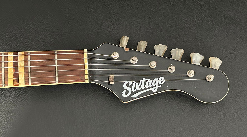 Thumbnail: Sixtage vintage Höfner stratocaster with fender pickups fat 1950s custom shop