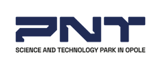 LOGO_PNT_EN_pelna_nazwa_(granatowe)_1.png