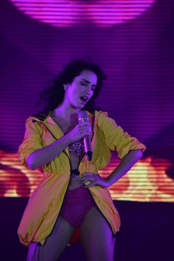 40685258_681442998885569_758922212845341