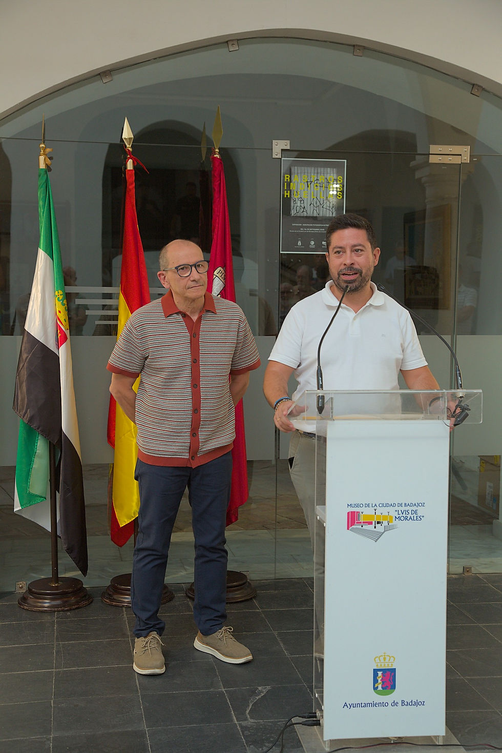 El Presidente de la Agrupación y el Concejal de Cultura.