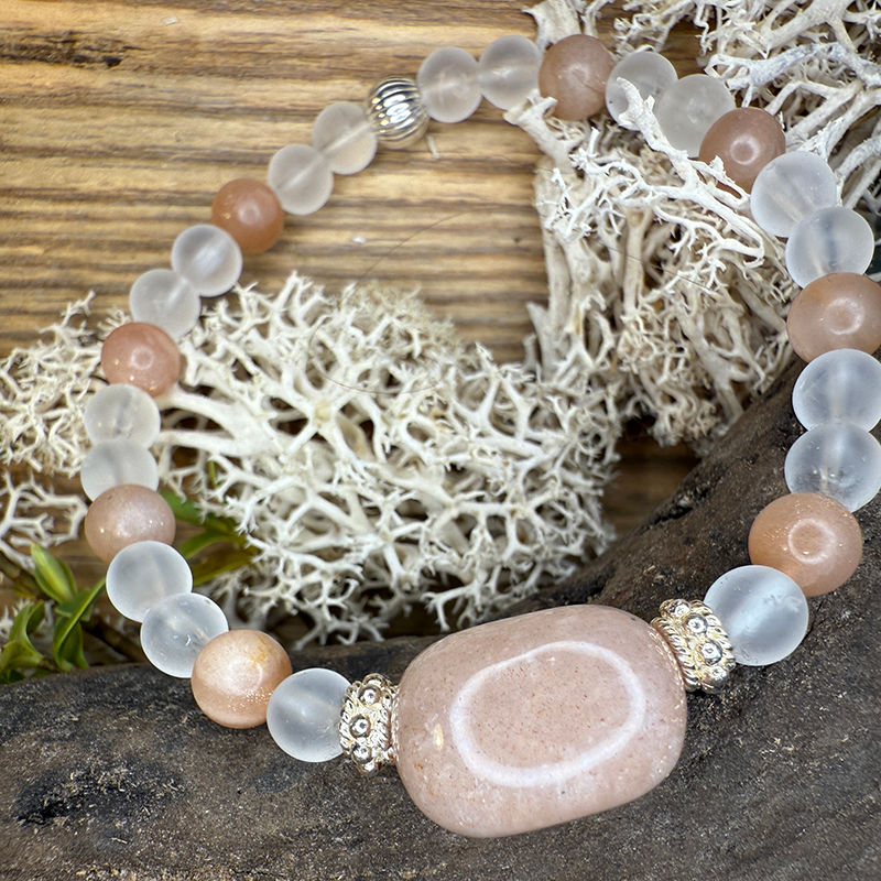 Miniaturbild: Edelstein Armband (Bergkristall, Mondstein, Silberperlen)