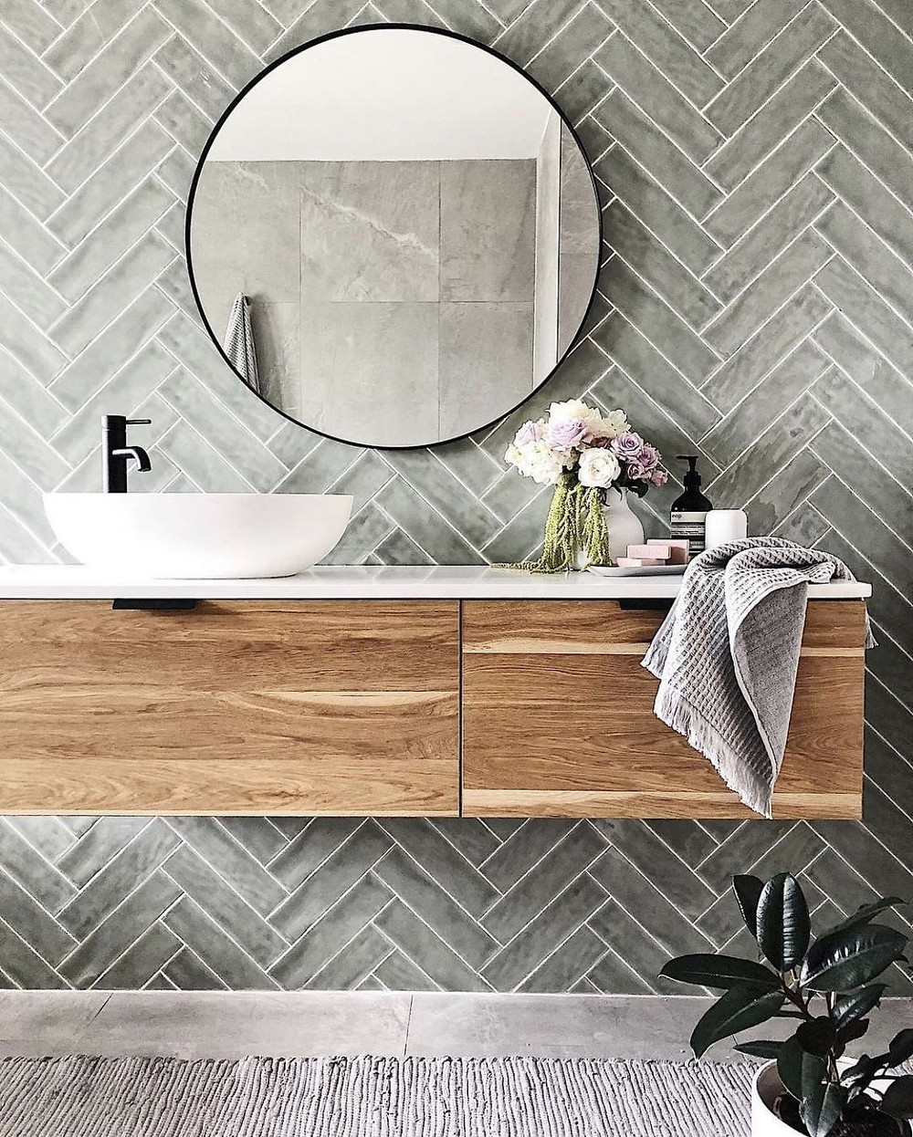 thin frame mirror. cluster free bathroom design tips. lakkad works