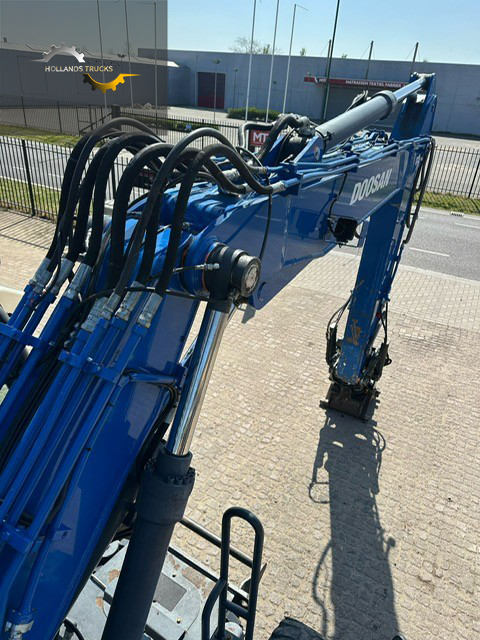 Thumbnail: Doosan DX170W