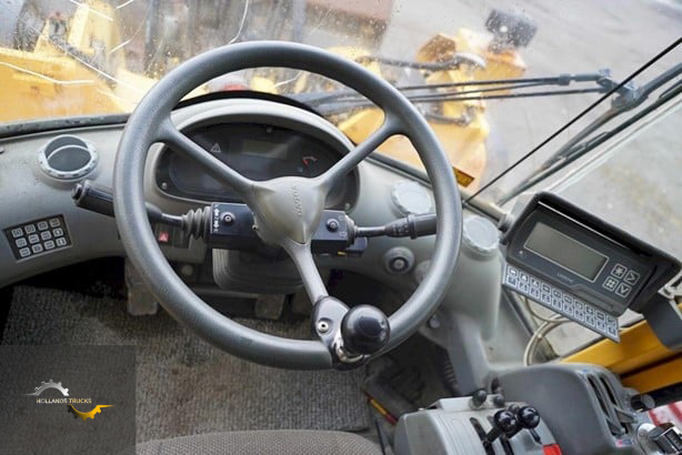 Thumbnail: 2005 VOLVO L180E