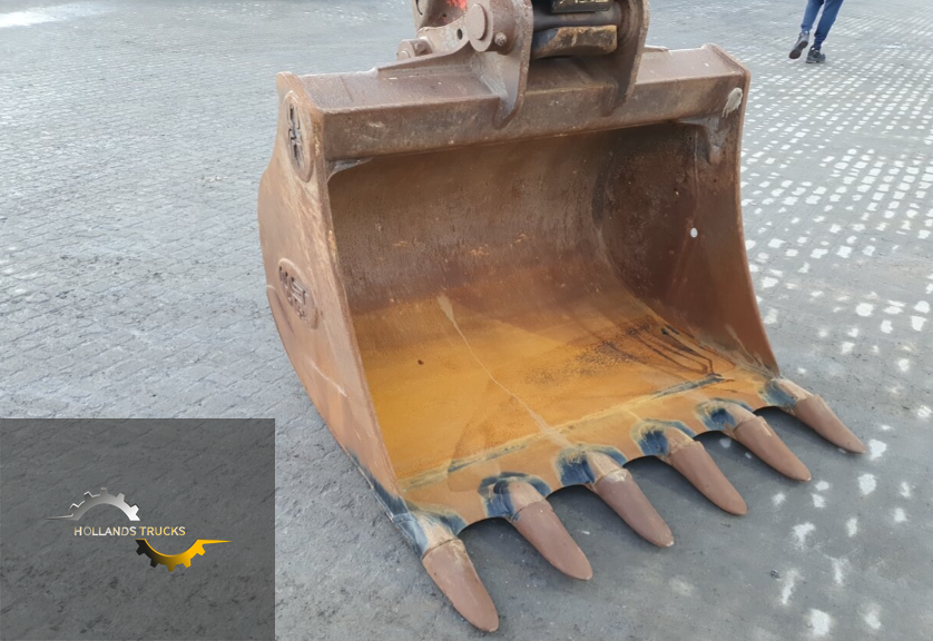 الصورة المصغرة: Komatsu PC210 LC-11