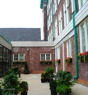 Franklin-School_3-780x1040_edited.jpg