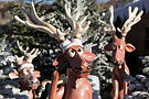 decoration de noel ville et village espace public decomoove resine automate bulle vitribulle chalet kiosque bois sapin scénographie scène saynète animalier gourmand hivernale banquise blanc luineux