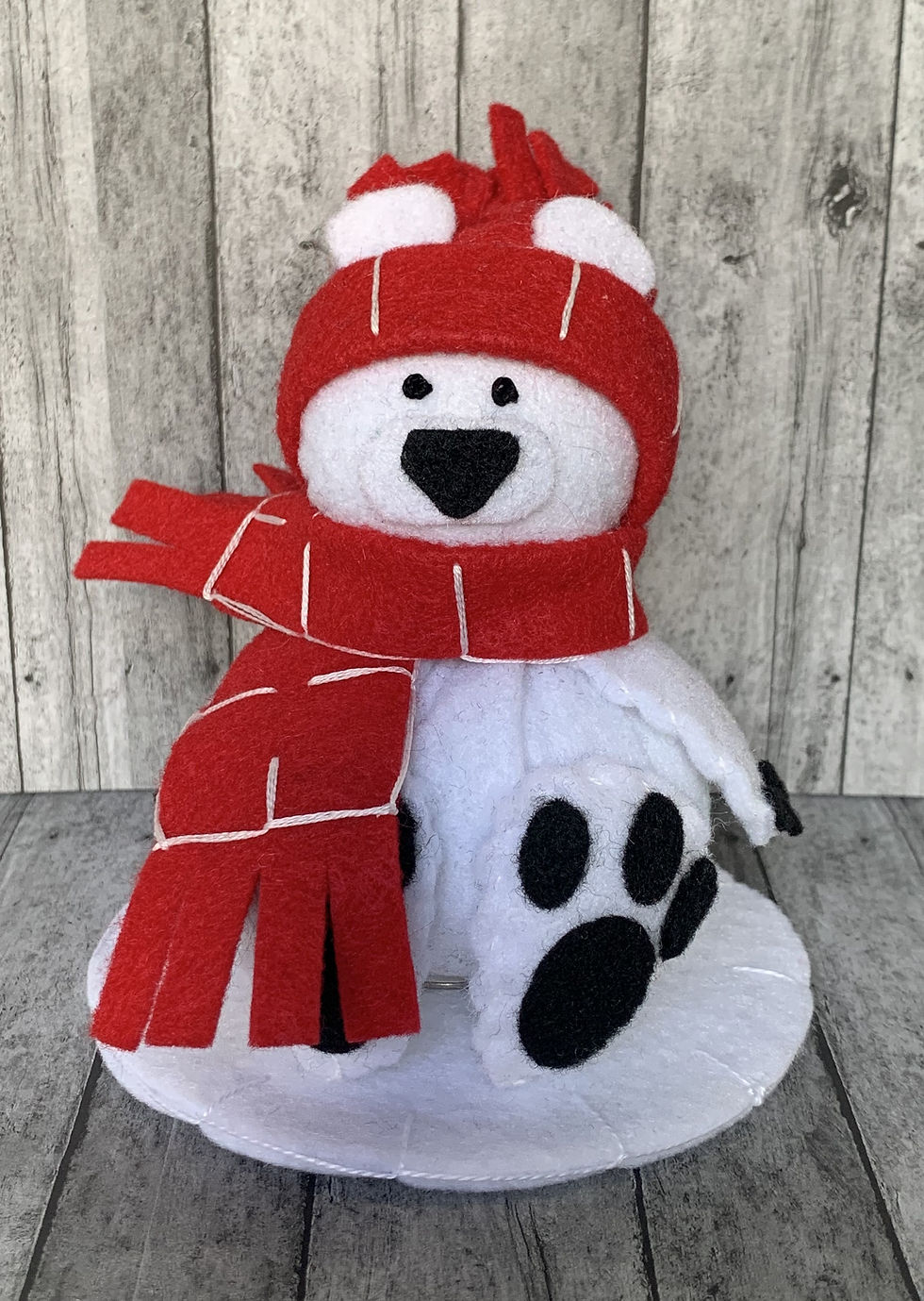 Polar Bear - Red Blanket Stitch