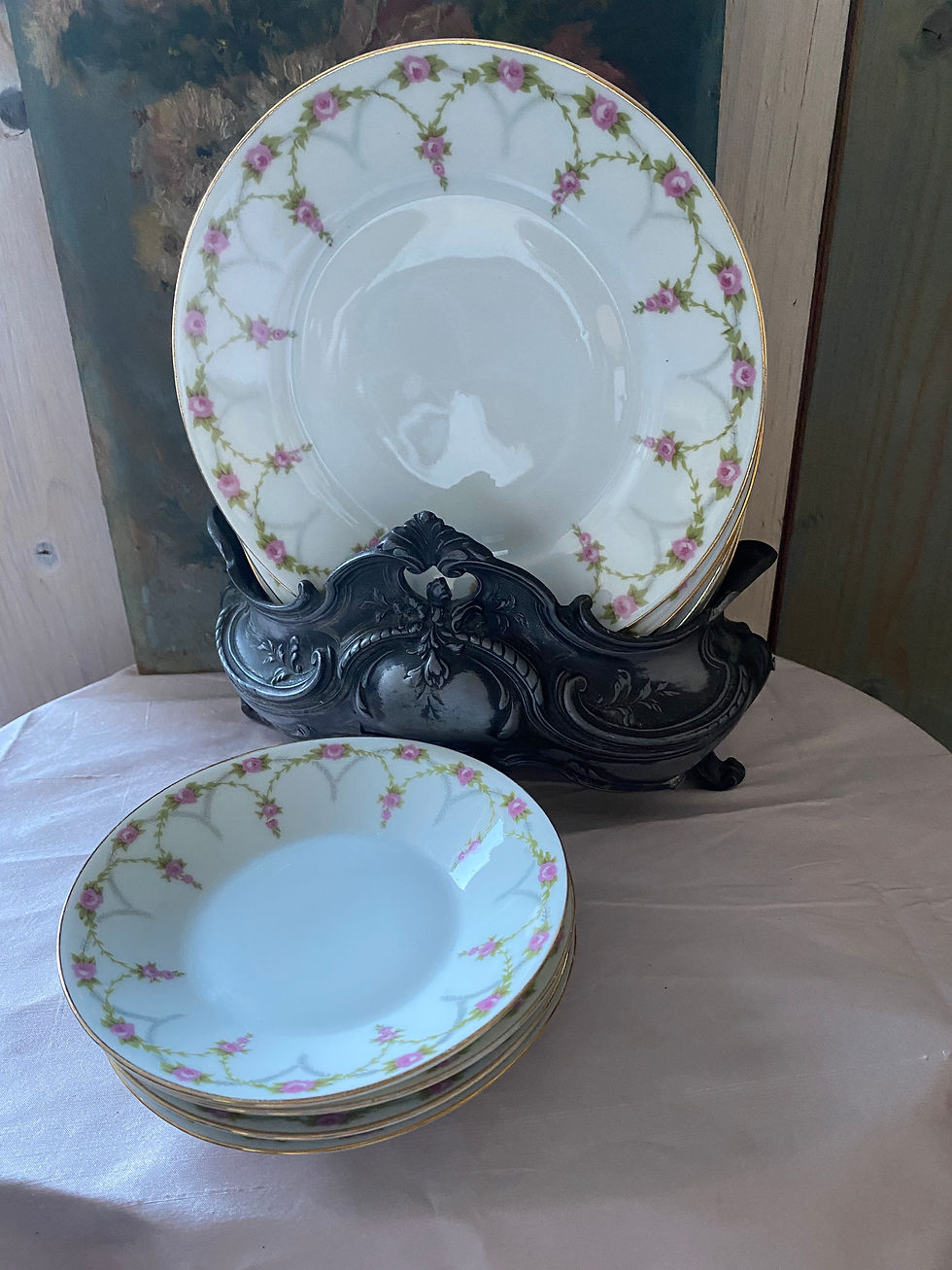 Lot de 6 assiettes à dessert et 4 coupelles en porcelaine