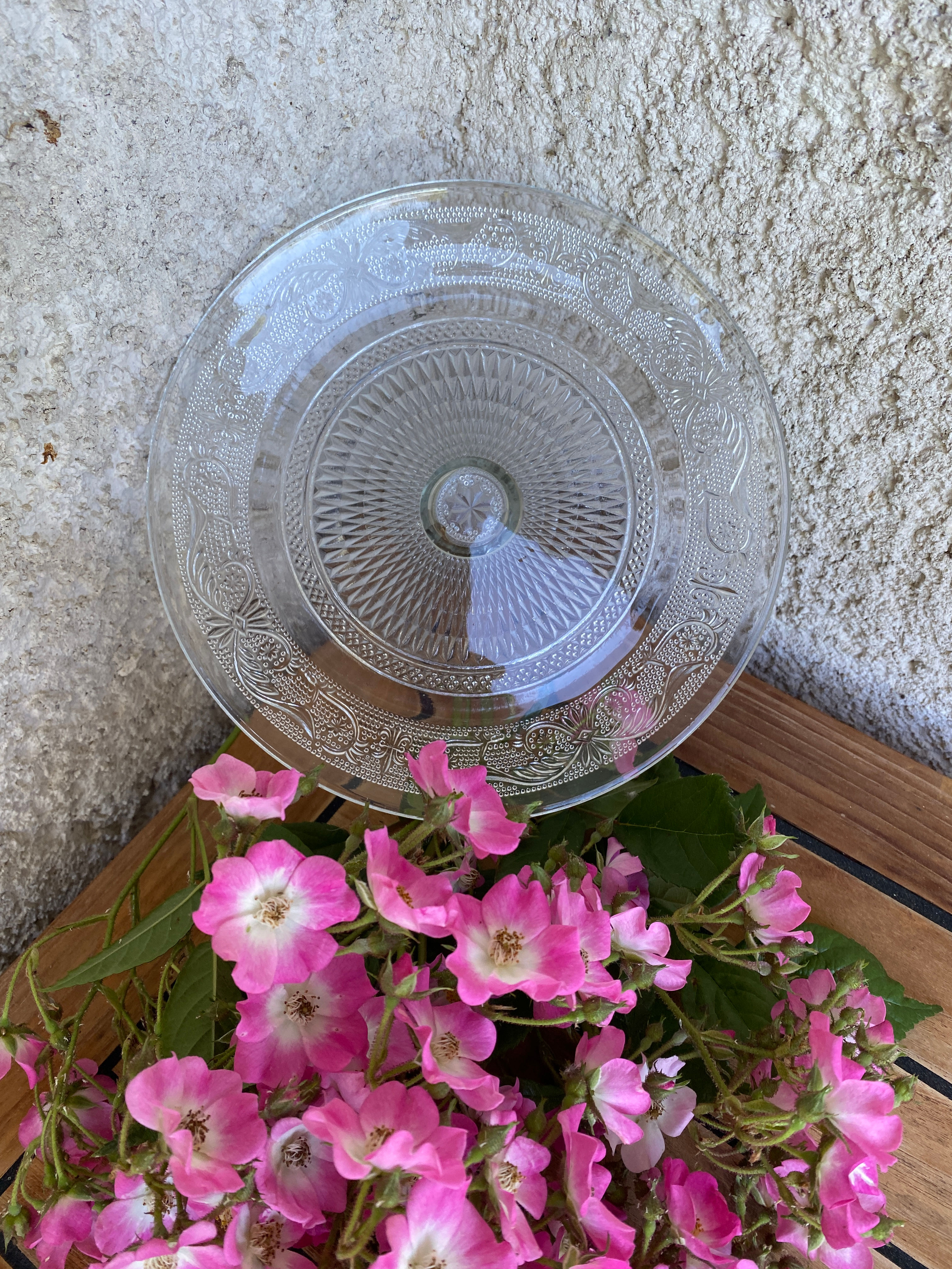 Coupe en verre moulé ancienne