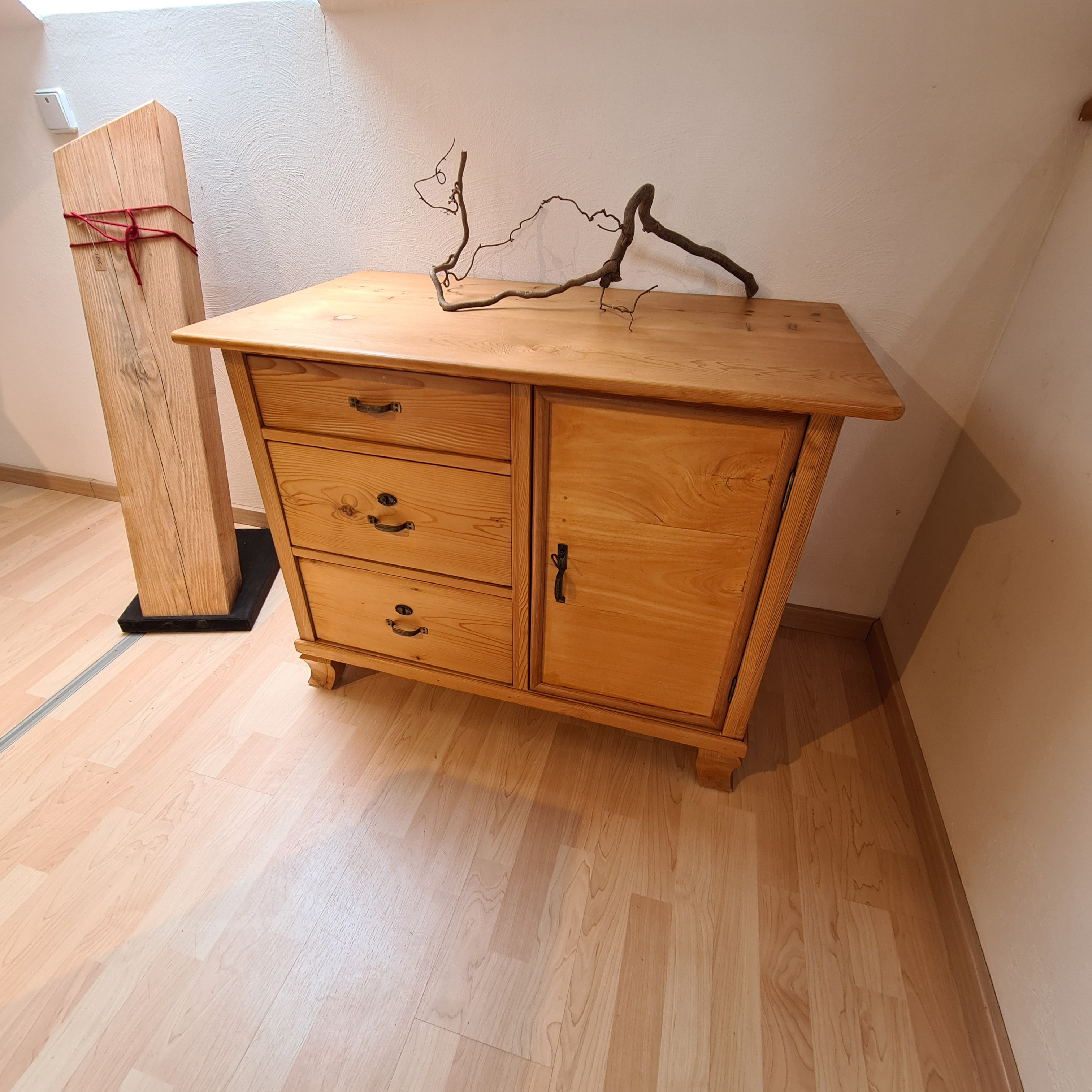 alte Kommode / Schrank / Holz / schränkchen / aufgearbeitet