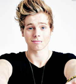 tumblr_nby9i4KgEH1qk6zmeo1_500