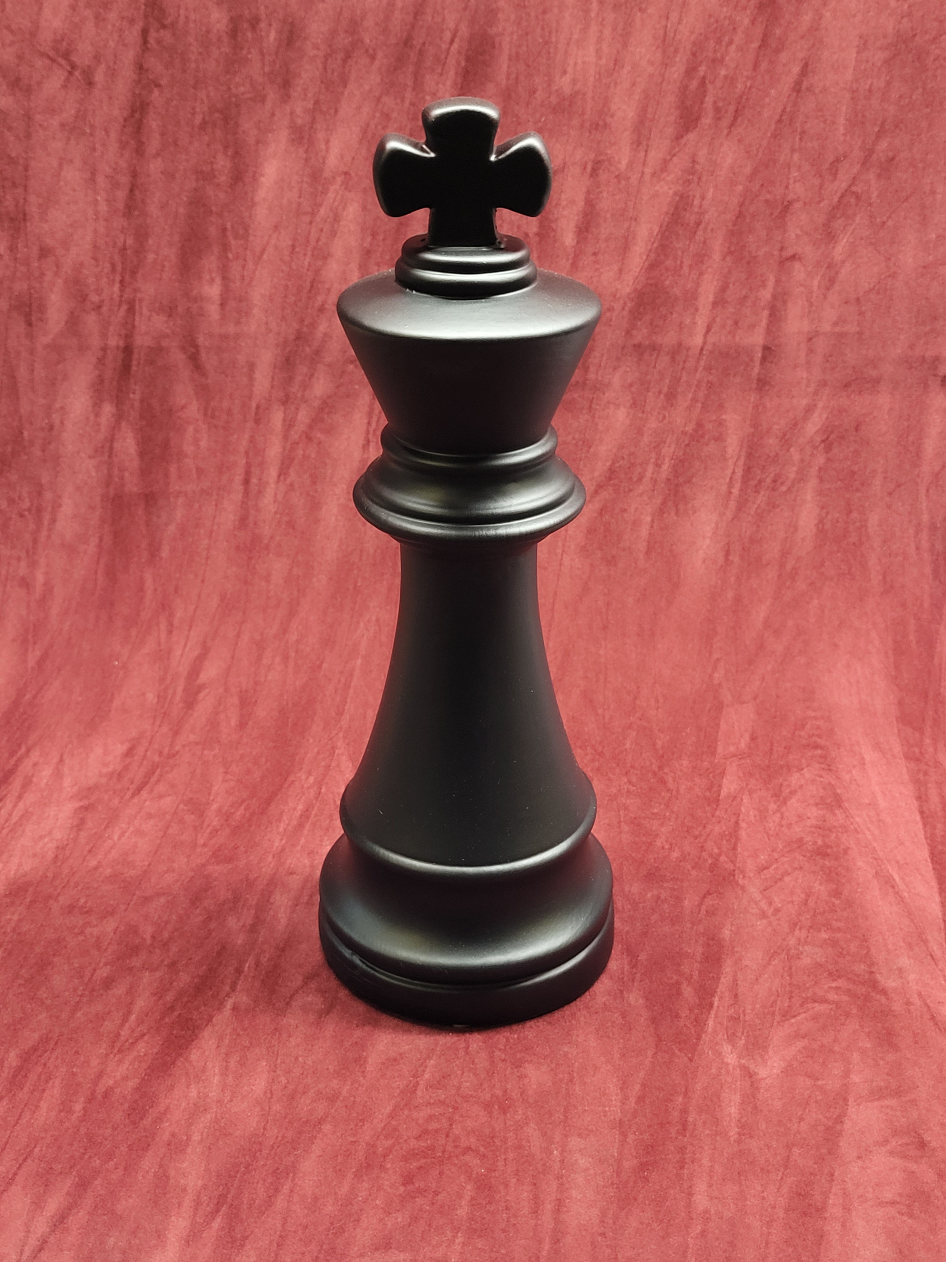 large king chess piece